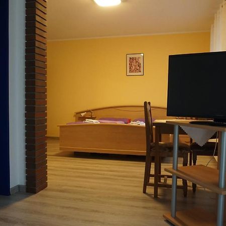 Logia Hotel Garni Нойхарлингерзийл Екстериор снимка