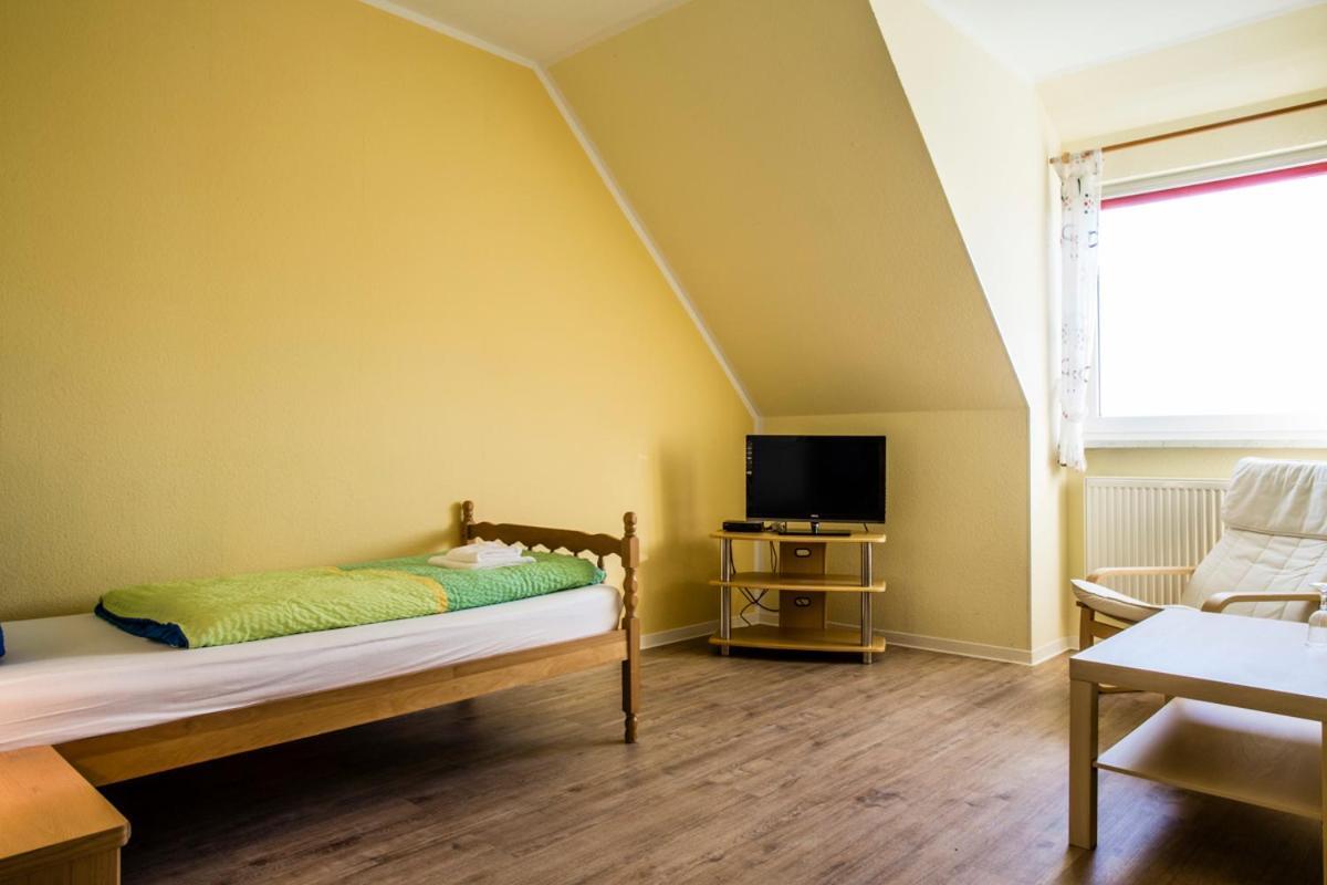 Logia Hotel Garni Нойхарлингерзийл Екстериор снимка