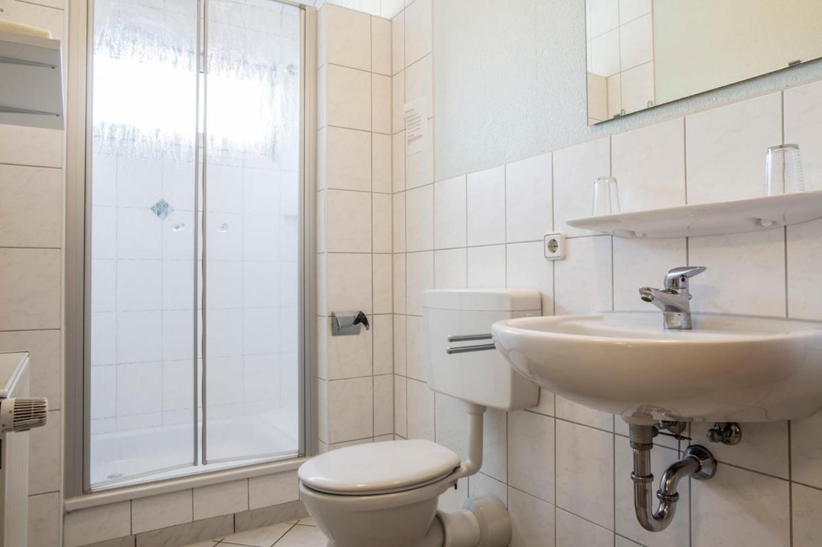 Logia Hotel Garni Нойхарлингерзийл Екстериор снимка