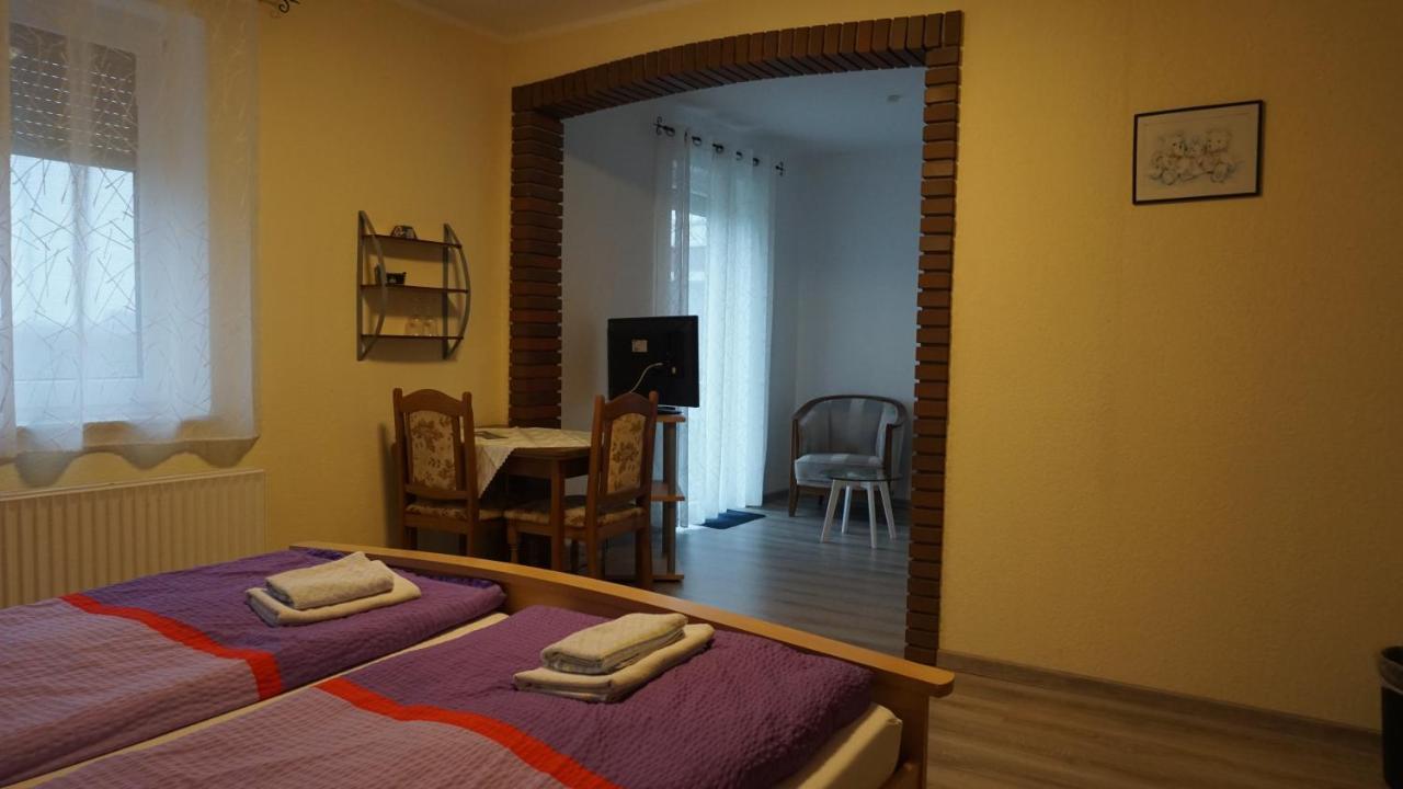 Logia Hotel Garni Нойхарлингерзийл Екстериор снимка