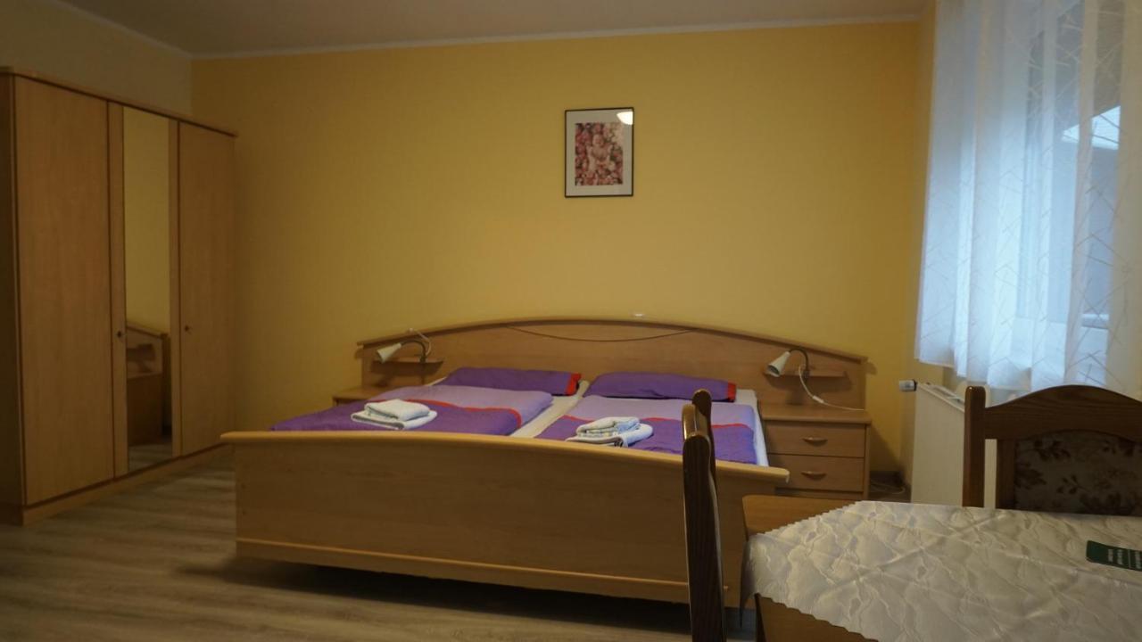 Logia Hotel Garni Нойхарлингерзийл Екстериор снимка