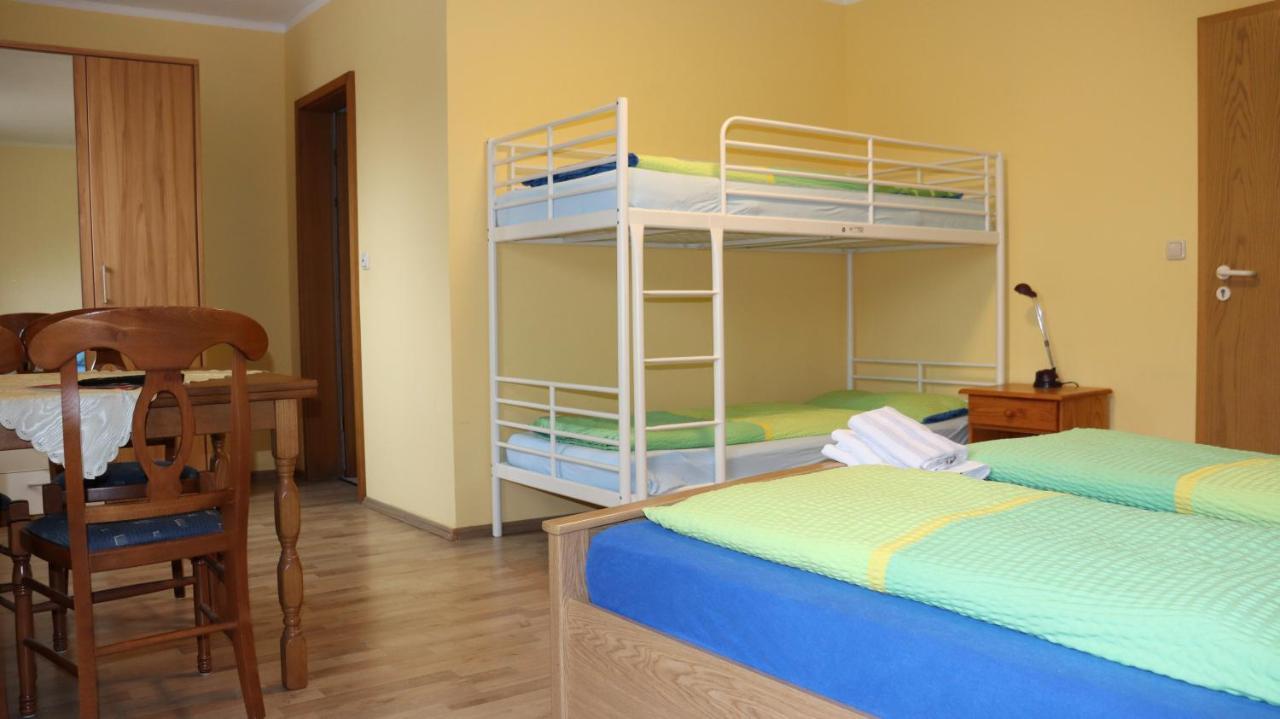 Logia Hotel Garni Нойхарлингерзийл Екстериор снимка